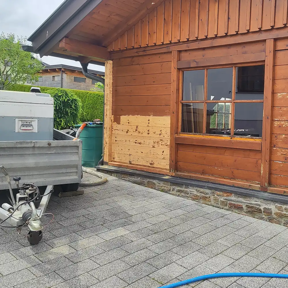 Mithilfe von Trockeneisstrahlen werden Maschinen und Oberflächen aller Art binnen kürzester Zeit sauber.